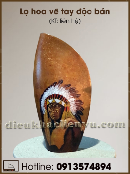 Lọ hoa vẽ tay độc bản